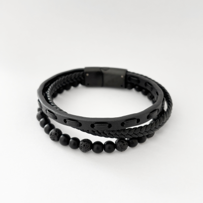 Pulseira preta de couro, trança e contas com fecho metálico