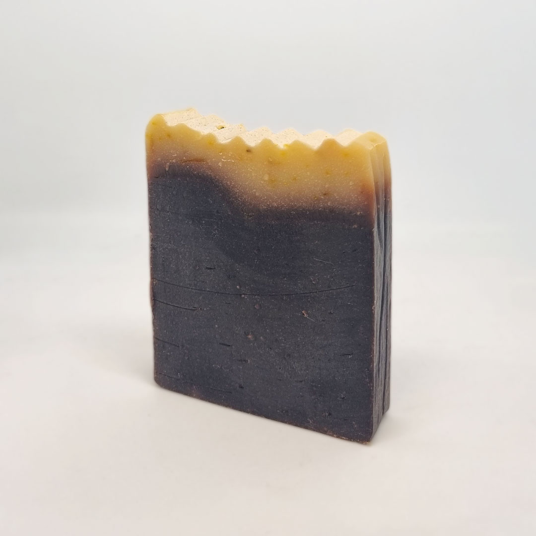Sabonete de Aloé e Vera e Baunilha Sabonete artesanal retangular em duas cores, amarelo-claro e castanho