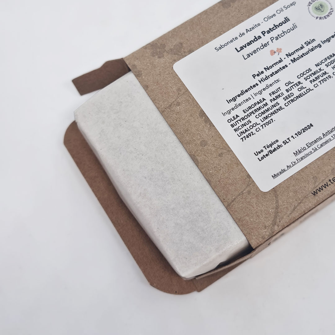 Sabonete Lavanda Patchouli Sabonete de Lavanda Patchouli embalado em papel castanho com etiqueta branca