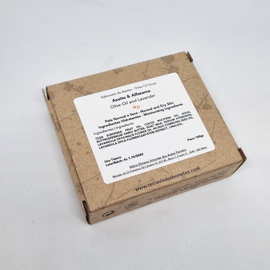 Sabonete de Azeite e Alfazema Embalagem de sabonete de cartão castanho com etiqueta branca e texto legível sobre azeite e alfazema