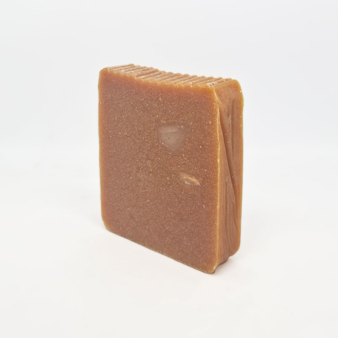 Sabonete Lavanda Patchouli Barra de sabão artesanal castanho claro sobre fundo branco