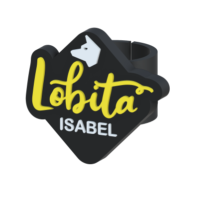 Anel preto com placa decorativa e texto Lobita ISABEL.