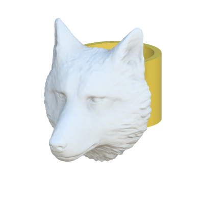 Anel amarelo com cabeça de lobo branca em relevo