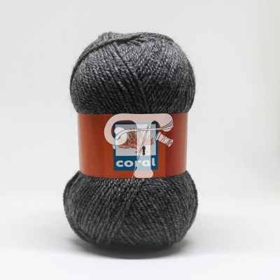 Novelo de fio cinza escuro com etiqueta castanha 'coral'