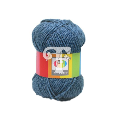 Rolo de lã azul com rótulo colorido 'miltons'