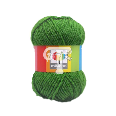 Novelo de lã verde com rótulo colorido