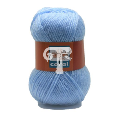 Novelo de lã azul claro com etiqueta castanha