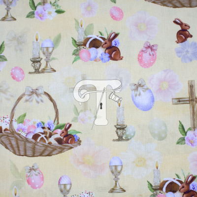 Tecido amarelo com padrão de Páscoa com cestos, ovos, coelhos, velas e flores.