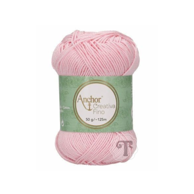 Novelo de fio de lã rosa claro com etiqueta verde 'Anchor Creativa Fino'