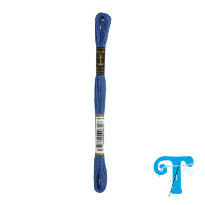 Skein de fio azul para bordado da marca Anchor com etiquetas e código 940