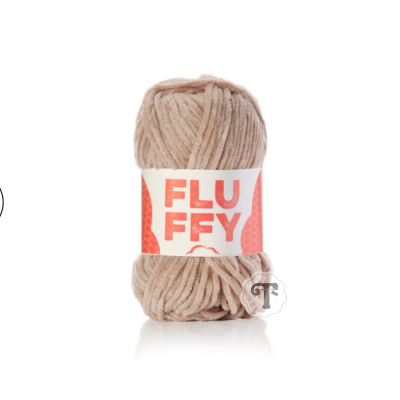 Novelo de fio de malha bege claro com etiqueta FLUFFY
