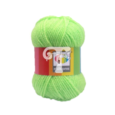 Novelo de lã verde claro com etiqueta colorida e texto 'miltons'
