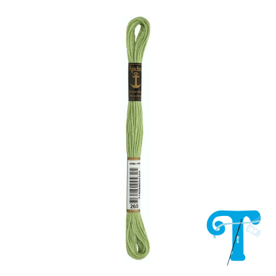 Skein de linha de bordar verde claro com etiqueta preta da marca Anchor.