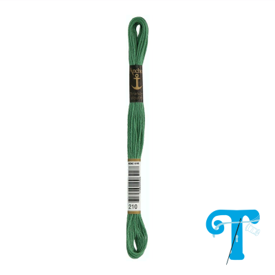 Linha de bordado verde com etiquetas e código de barras