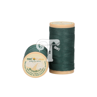 Dois carretéis de linha verde escuro da marca Mez Cotton