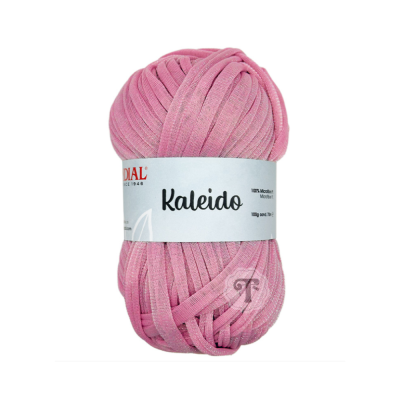 Novelo de fio de malha rosa com etiqueta branca da marca DIAL