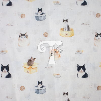 Tecido cinza claro com padrão de gatos, bolas de lã e tigelas de comida