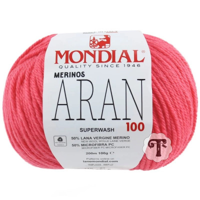 Novelo de lã cor-de-rosa da marca MONDIAL com etiqueta branca