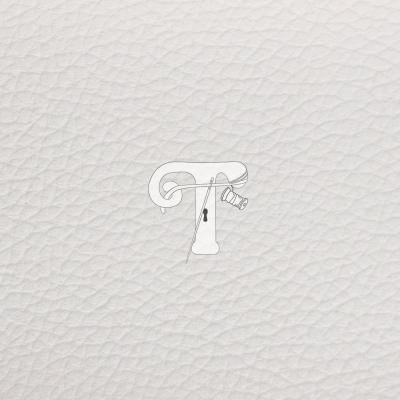 Couro branco texturizado com símbolo de costura em preto