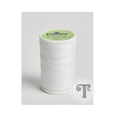 Rolo de linha branca para costura DMC 300 metros em fundo branco