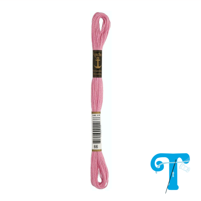 Skein de linha de bordar rosa com etiqueta preta e código de barras