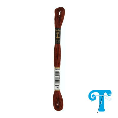 Novelo de linha para bordado castanha Anchor com etiquetas e código de barras