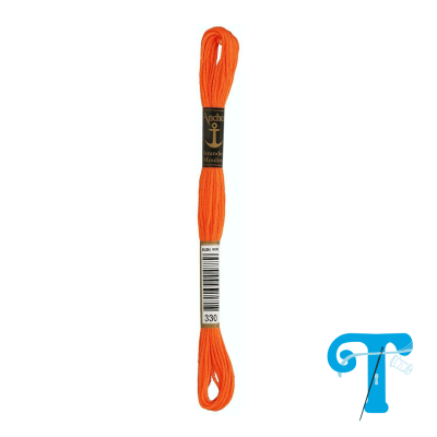 Fio de bordar laranja com rótulo preto e código de barras