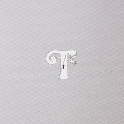 Padrão geométrico cinza com logotipo Tissot no centro branco e preto