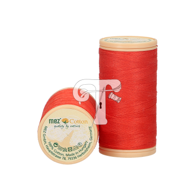 Dois carretéis de linha vermelha mez Cotton com rótulo e acabamento bege