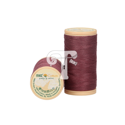 Dois carretéis de linha de costura vinho da marca mez Cotton com rótulos em bege e verde