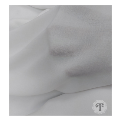 Tecido branco semitransparente com marca d'água 'T'