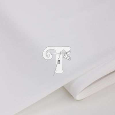 Tecido branco liso dobrado