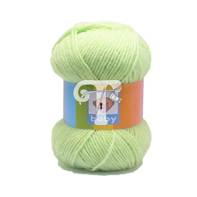 Novelo de lã verde claro com etiqueta colorida e texto baby