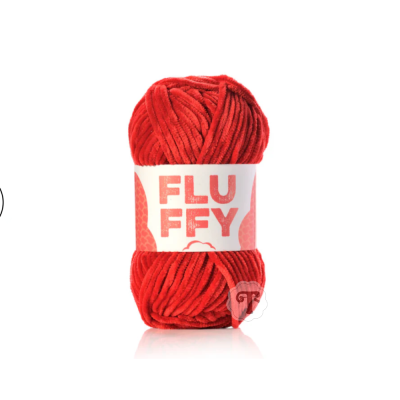 Novelo de fio vermelho com etiqueta FLUFFY