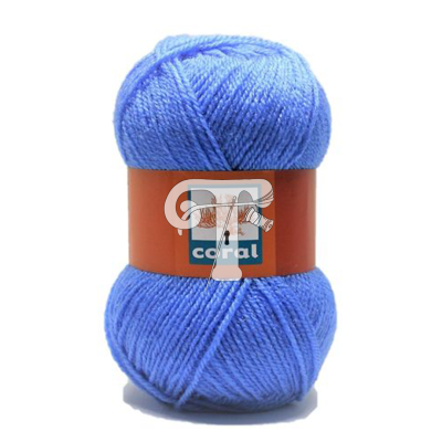 Novelo de lã azul com etiqueta castanha e texto 'coral'