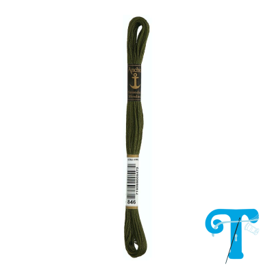 Novelo de linha para bordar verde escuro com rótulo da marca Anchor