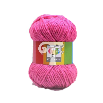 Novelo de lã cor de rosa da marca Miltons com etiqueta colorida