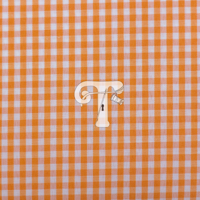 Tecido xadrez laranja e branco com logotipo T