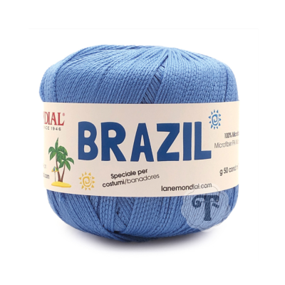 Novelo de fio azul com etiqueta branca e texto BRAZIL