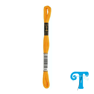 Skeins de linha para bordado laranja com etiqueta preta e código de barras