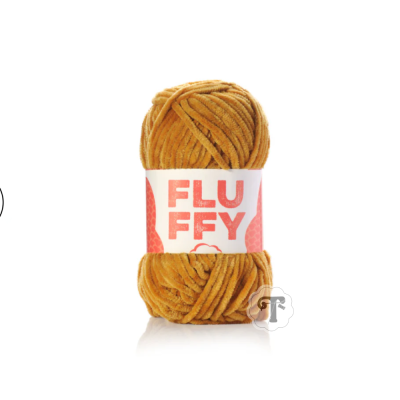 Novelo de lã chenille cor mostarda com etiqueta 'FLUFFY'