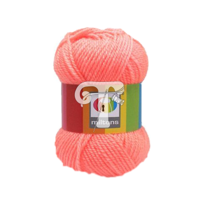 Novelo de lã cor de rosa com etiqueta colorida e texto 'miltons'