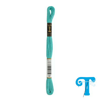 Fio de bordado azul turquesa com rótulo Anchor Especial Madeira e código 187