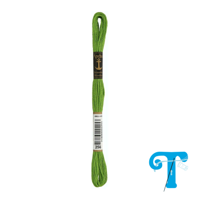 Linha de bordado verde marca Anchor com etiqueta preta e código 256