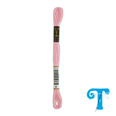 Skein de fio para bordado cor rosa claro com etiqueta preta