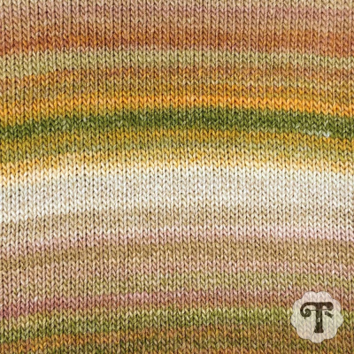 Pano de malha listrado em tons castanho, verde, amarelo, branco e rosa pálido