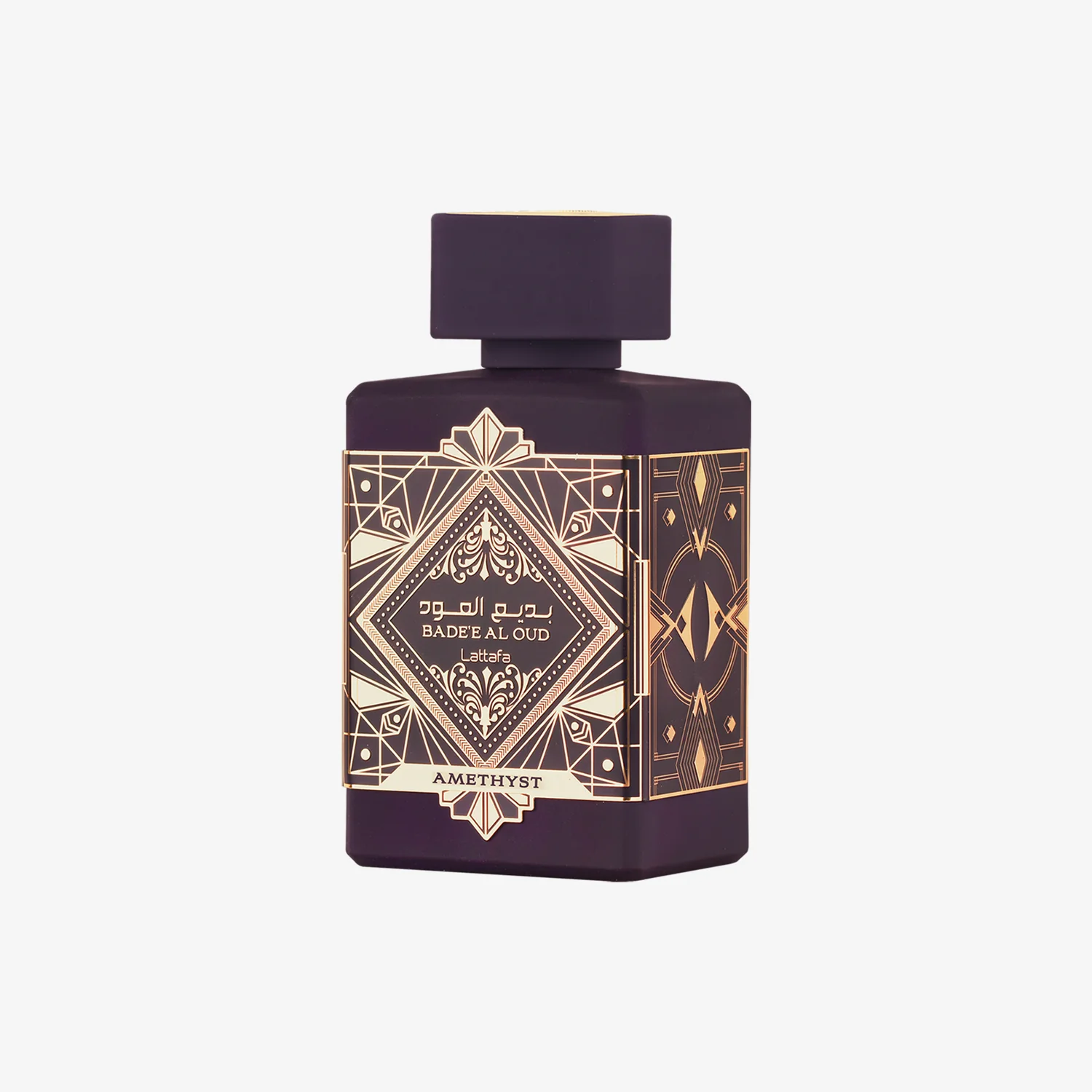 Frasco de perfume roxo escuro com rótulo dourado decorativo
