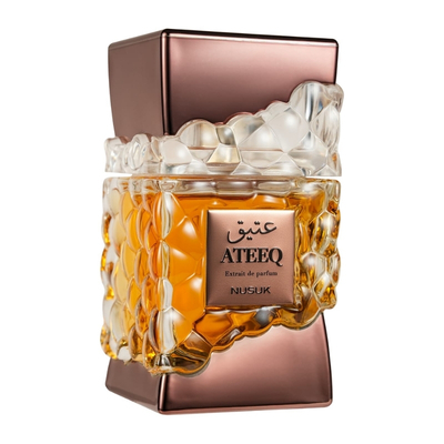 Frasco de perfume ATEEQ Extrait de parfum da NUSUK em vidro âmbar texturizado e tampa bronze