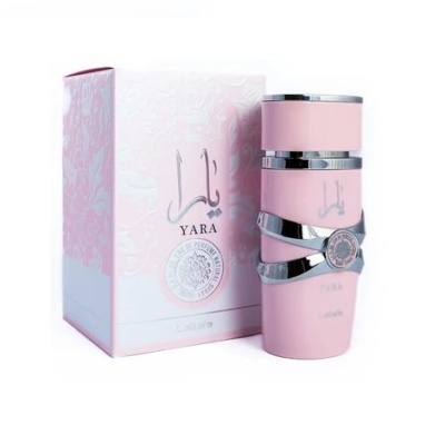 Spray perfumado Yara com embalagem rosa claro e detalhes prateados