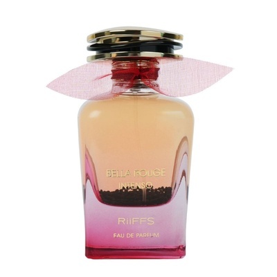 Frasco de perfume rosa e bege com tampa dourada e laço vermelho